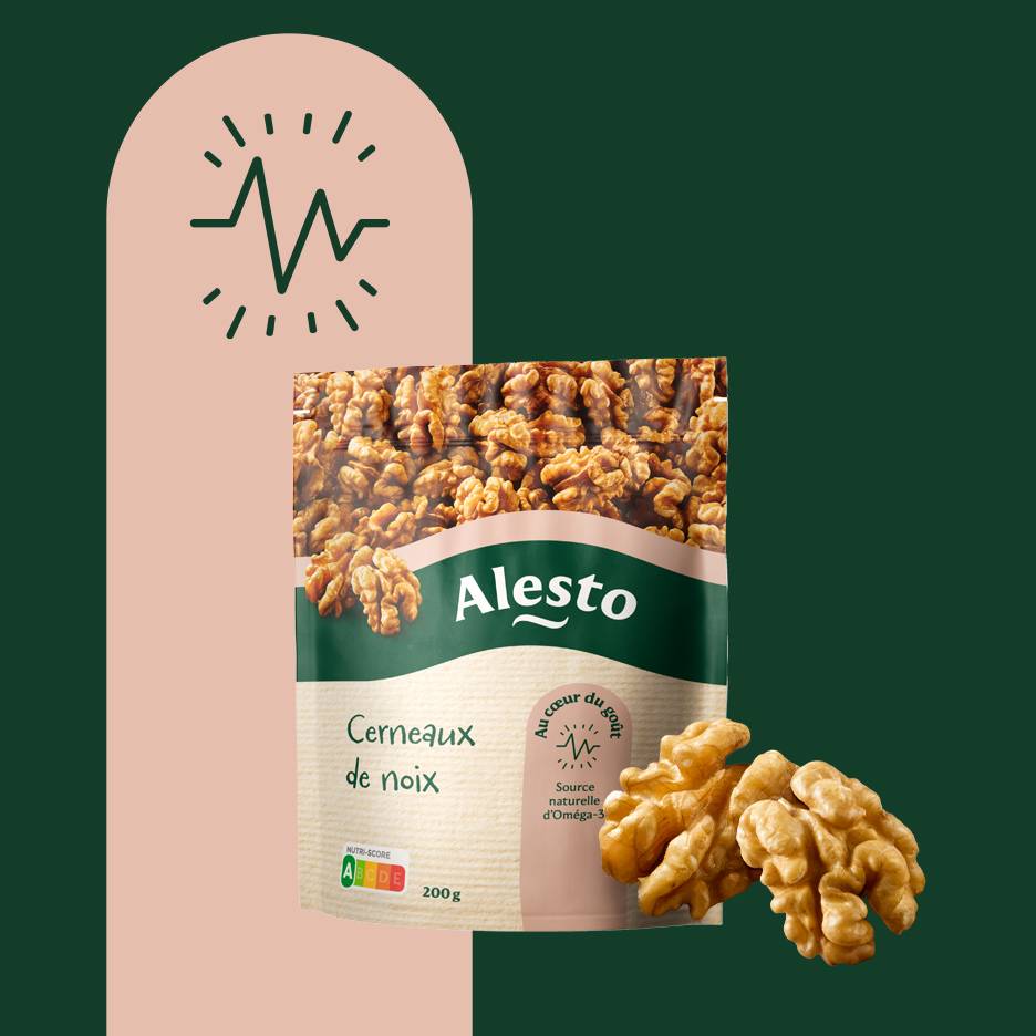 Sachet de cerneaux de noix avec Nutri-Score A et mention 'Source naturelle d'Oméga-3'.